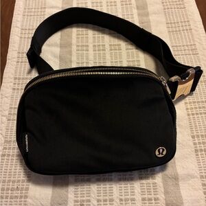 lululemon athletica Velvet Black Belt Bag